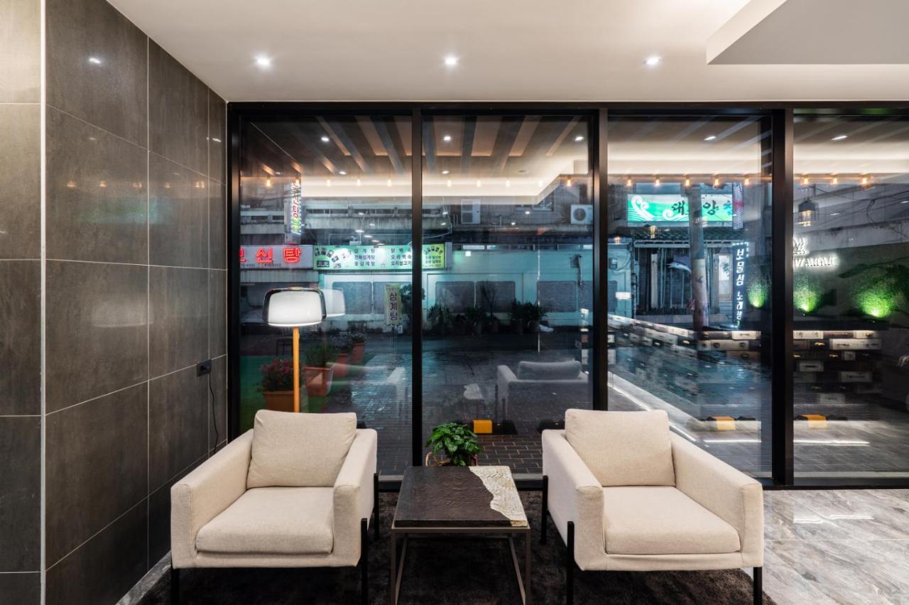 Lala Vianco Business Hotel Busan Bagian luar foto
