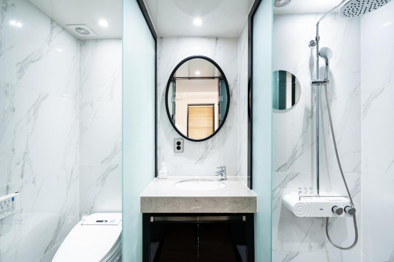 Lala Vianco Business Hotel Busan Bagian luar foto